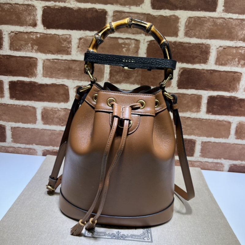 G*u*i bucket bags